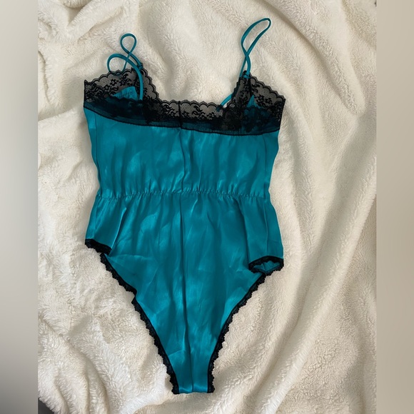 Vintage Teal and Black Lace Chemise - Picture 2 of 6